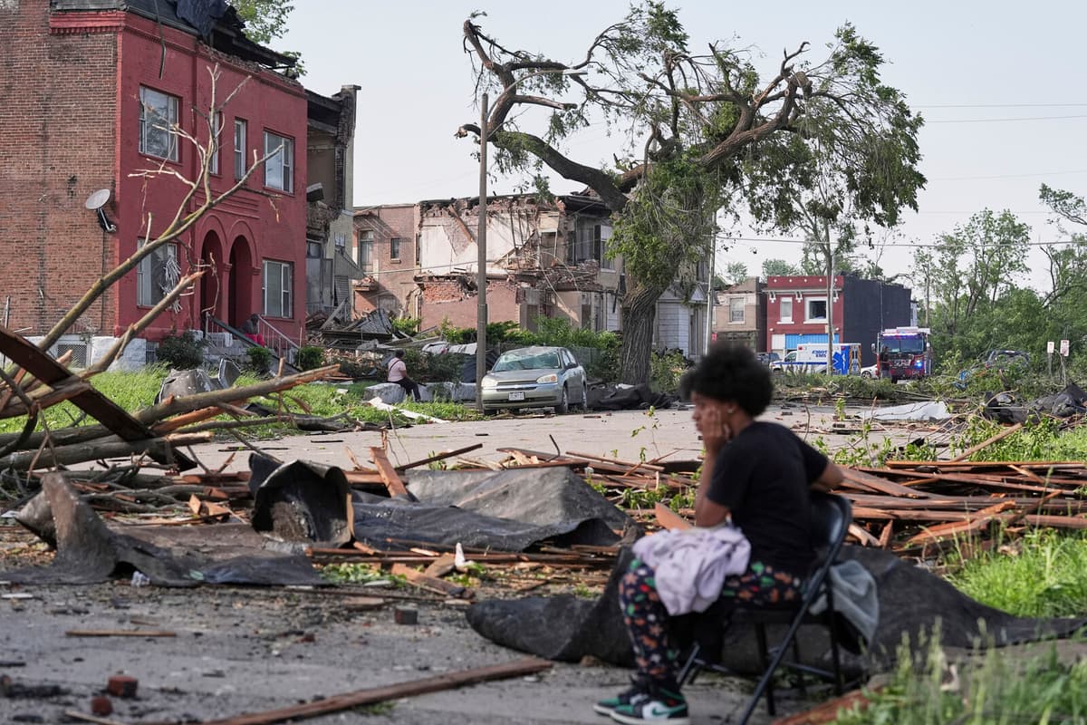Deadly Storms and Tornadoes Hit Midwest USA, 16 Dead