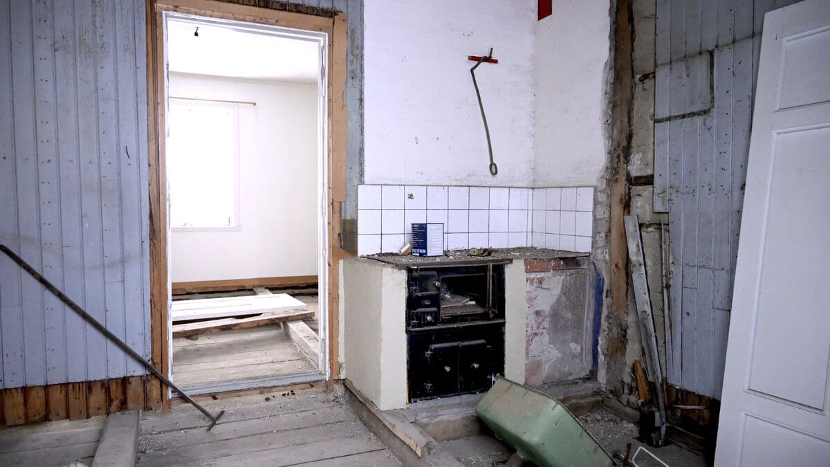 The country's abandoned houses are being mapped.