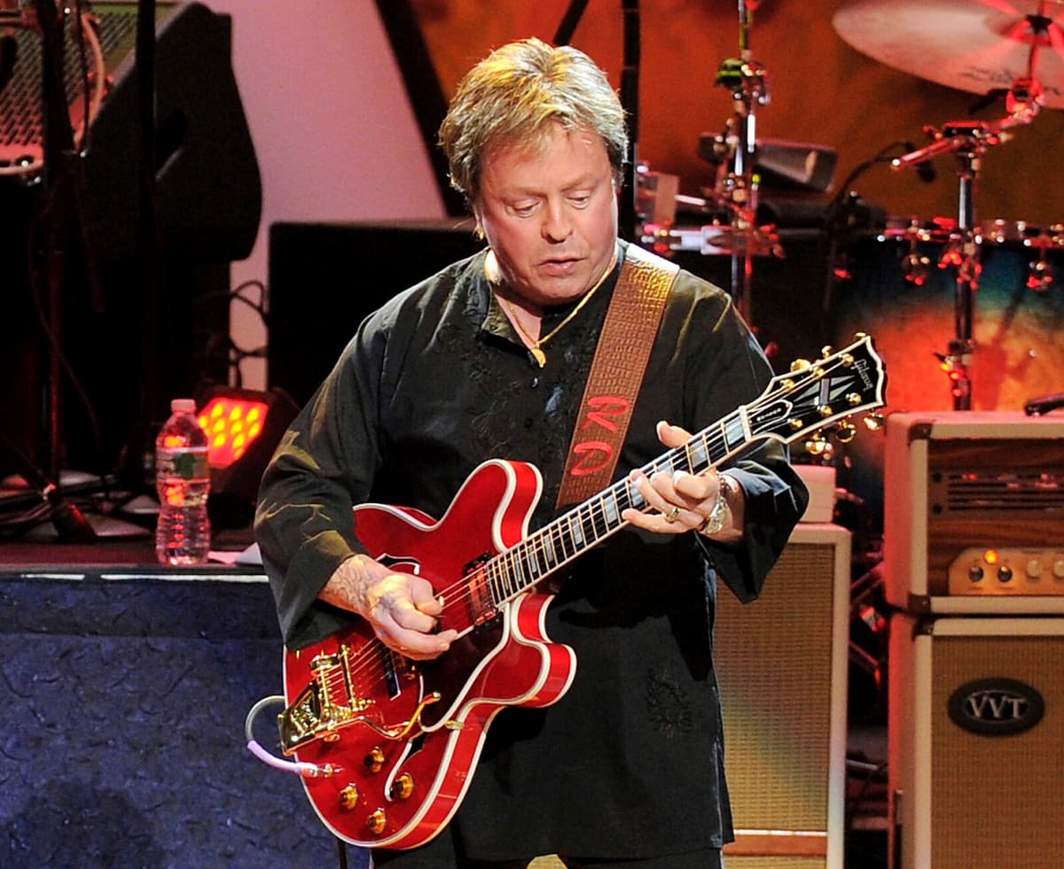 Legendary Guitarist Rick Derringer Dies at 77
