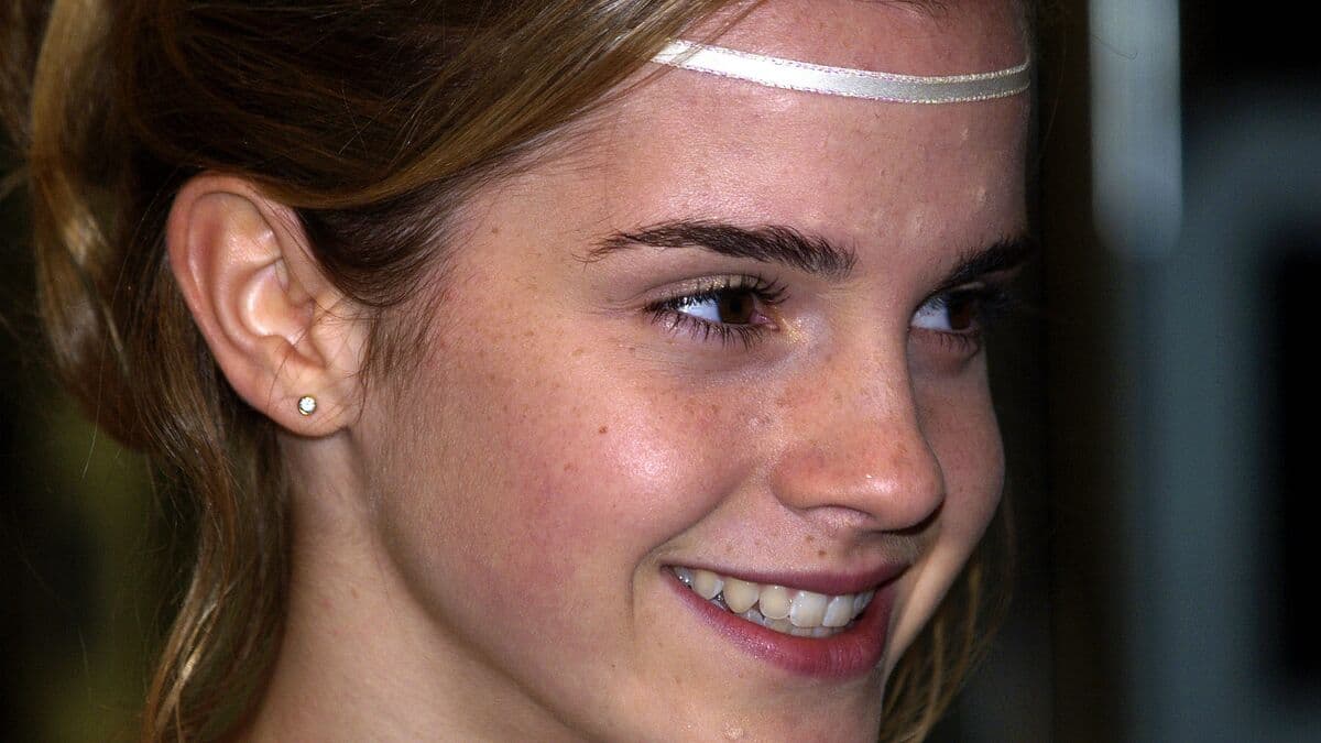 JK Rowling Criticizes Emma Watson Over Gender Identity Views