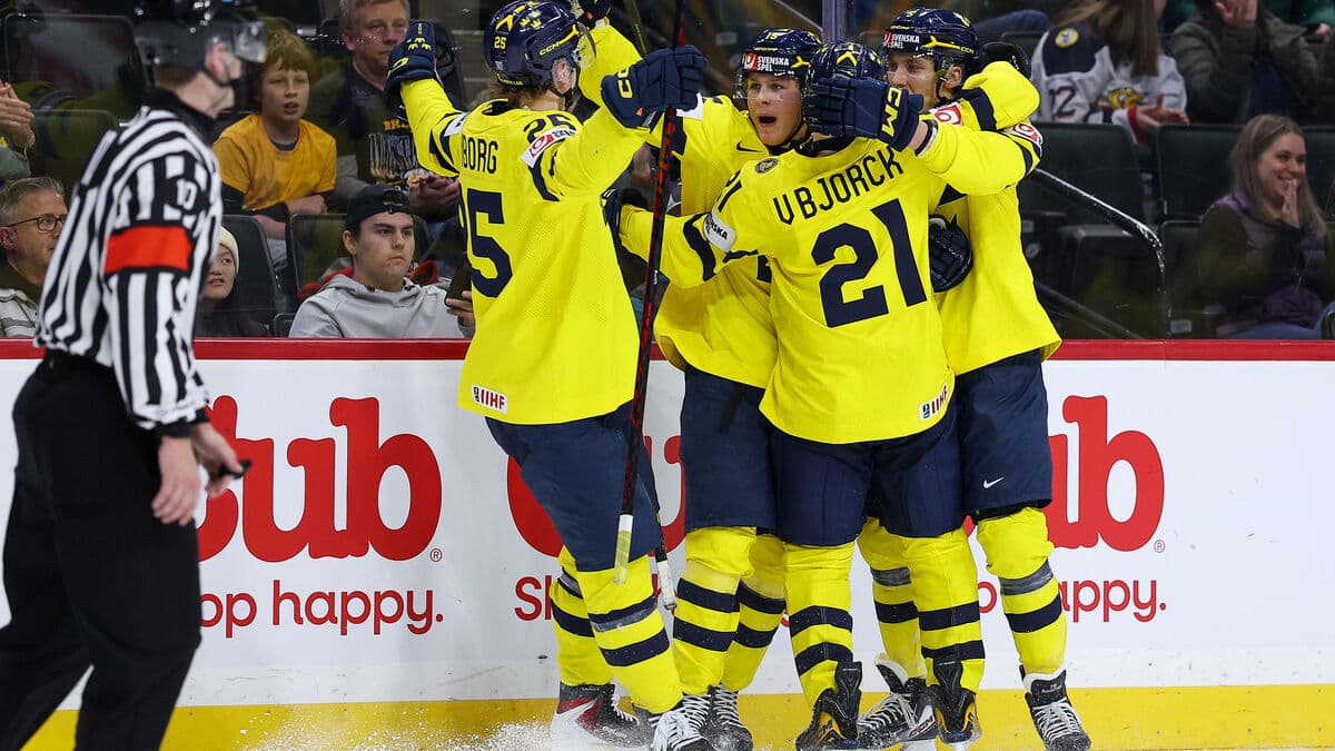 Sweden wins Group 1 at World Junior Championship as USA lose 6–3