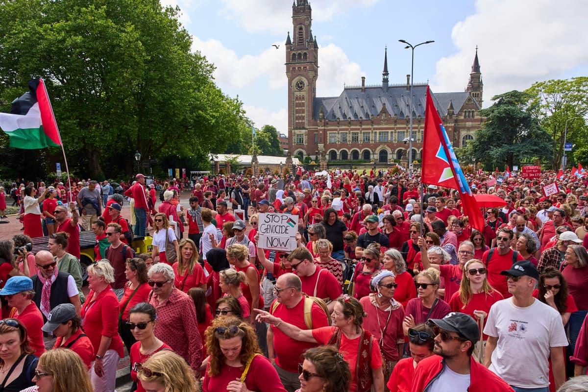 Thousands Protest in The Hague Against Gaza Violence