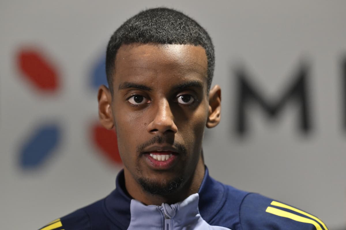 Newcastle Coach Discusses Alexander Isak's Future Amid Transfer Rumors