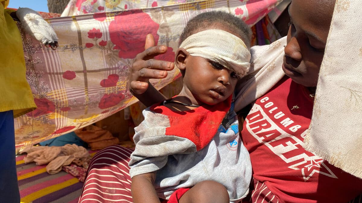 Tens of thousands flee as Sudan's fighting escalates