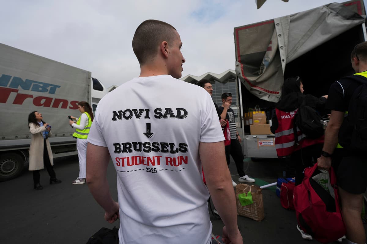 Serbian Students Run 190 Miles to Brussels for EU Attention