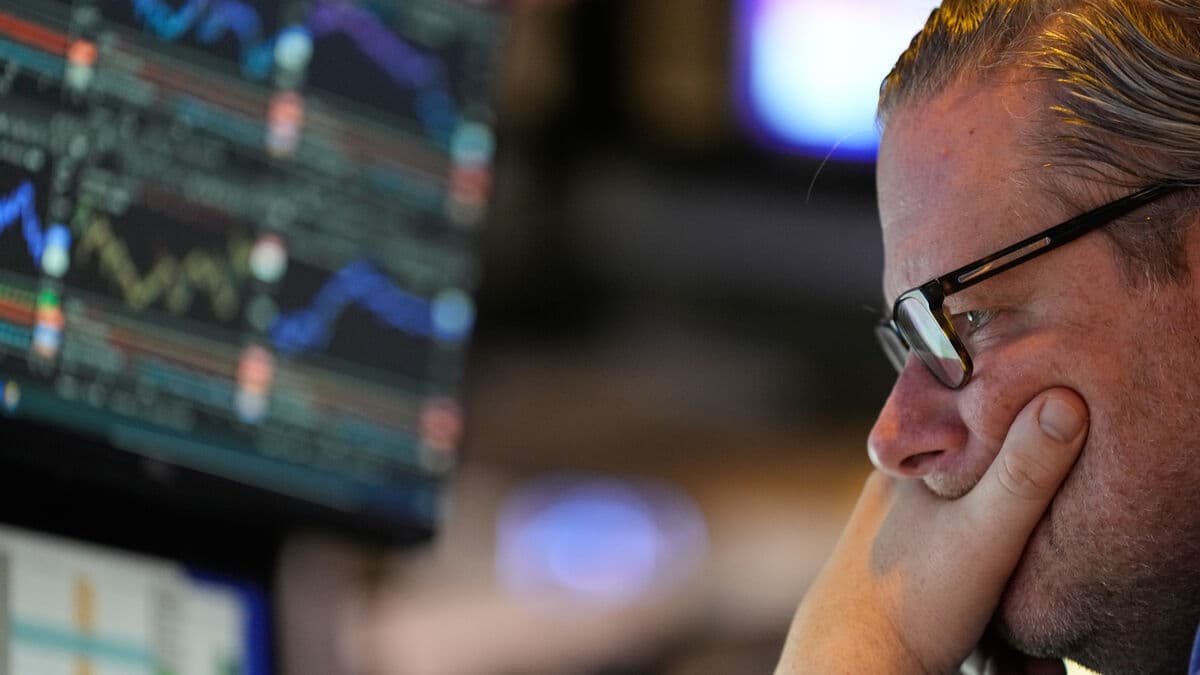 Slight decline on Wall Street as S&P 500, Dow and Nasdaq finish lower