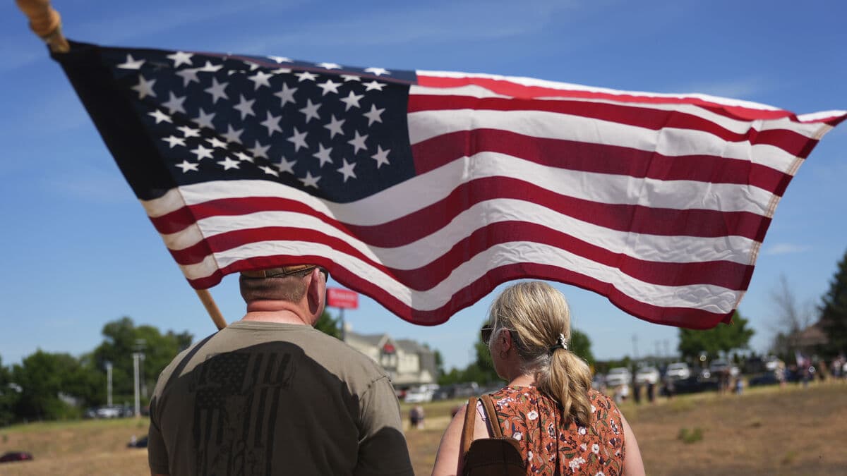 Americans' confidence in the future declined last year, Gallup says