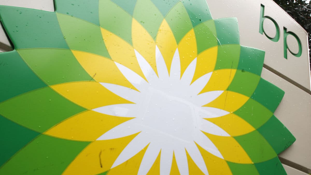 BP shares fall after cancelled buybacks