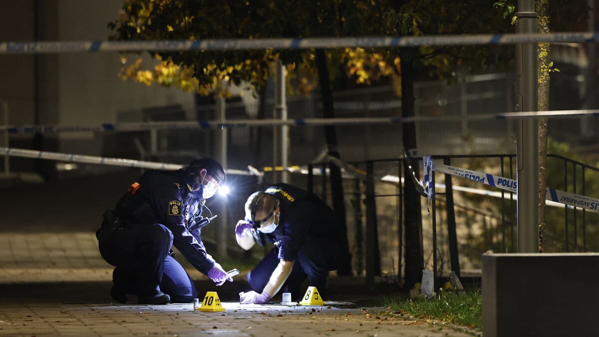 Man in His 20s Shot and Injured in Northwestern Stockholm