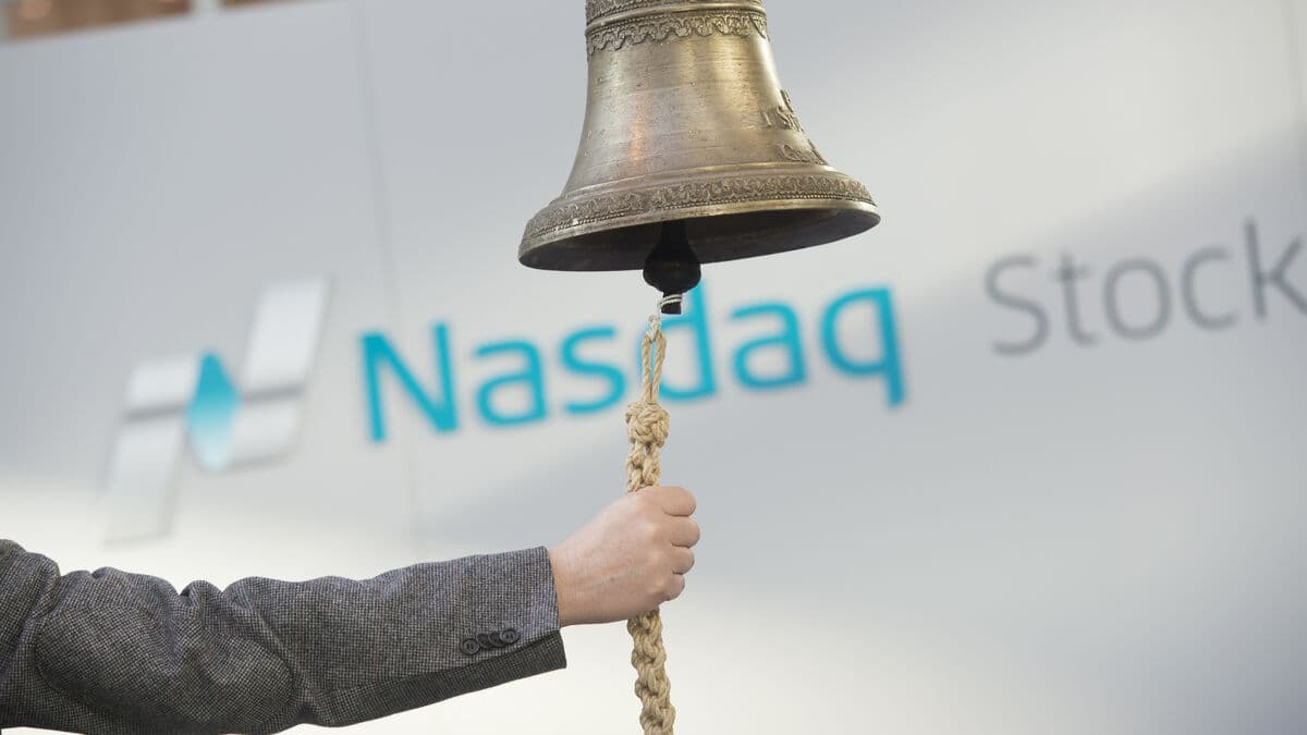 Nordea Leads Gains on Cautious Stockholm Stock Market