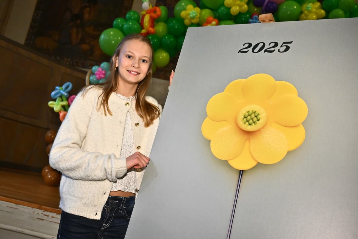 May Flower Sales Begin Despite Delays in Delivery