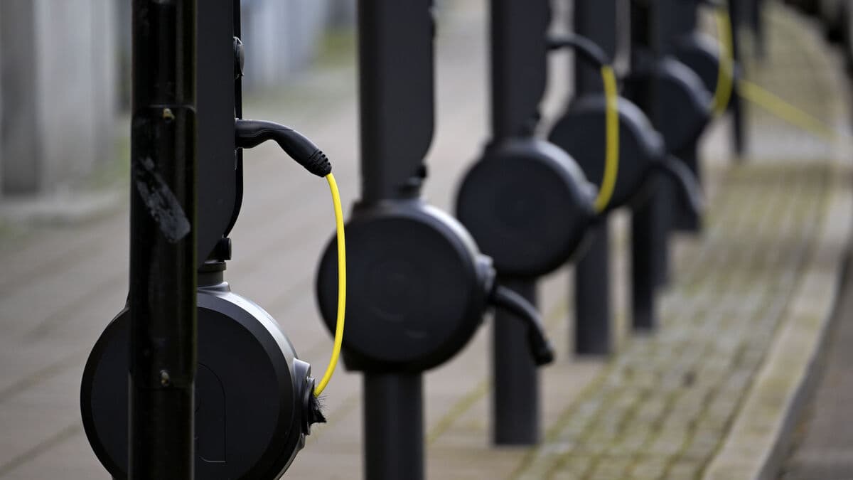 Plug-in hybrids are popular, car sales in the EU are increasing