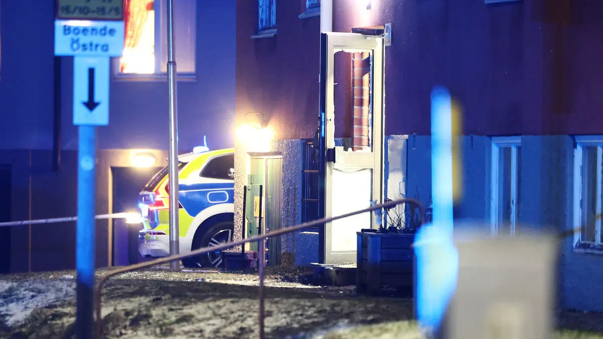 Explosion at apartment building gate in Södertälje