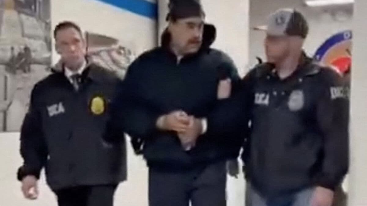 Maduro held in Brooklyn, says Happy New Year