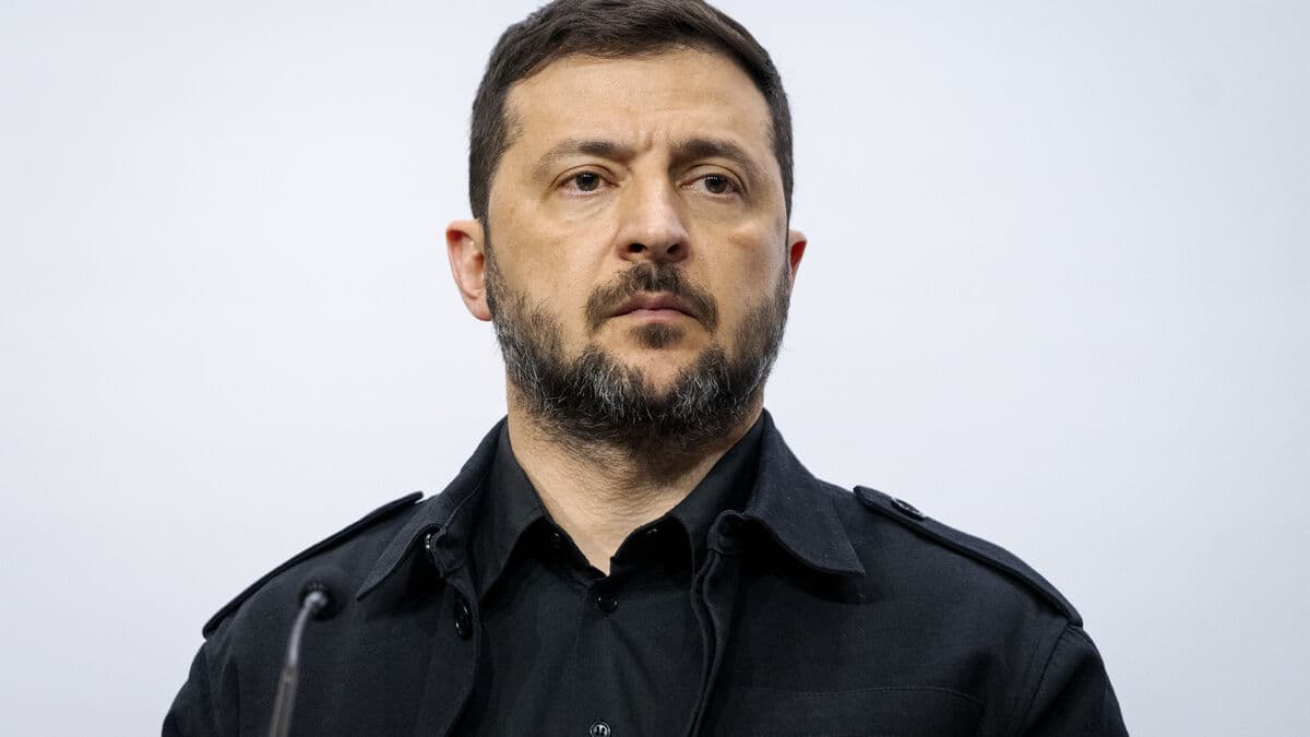 Zelensky Criticizes Lack of Global Response to Russian Weapon Supplies