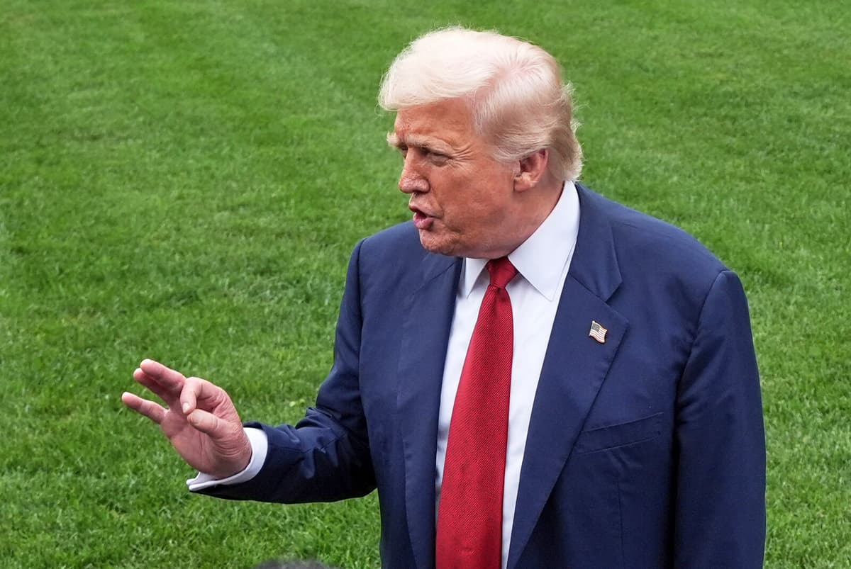 Trump Confirms US Nuclear Submarines Moved Closer to Russia