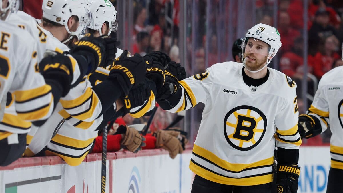 Lindholm led Boston to 4-2 victory over Detroit