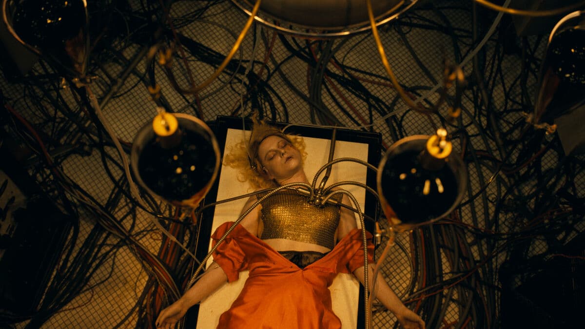 Maggie Gyllenhaal brings Frankenstein's bride to life