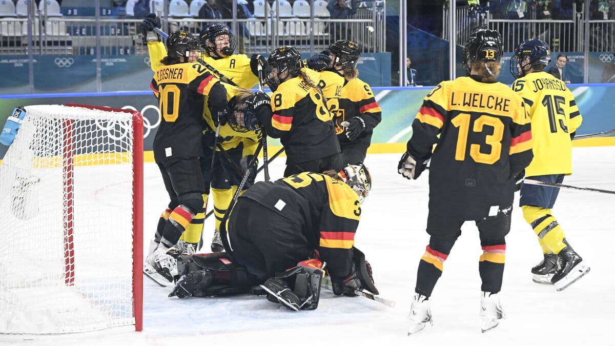 Women's toilet drama made us feel cursed