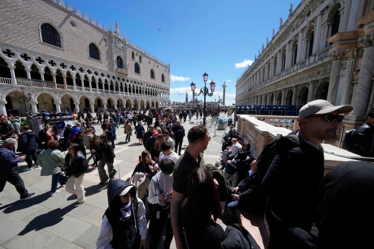 Travelers to Italy Advised to Block Personal Information After Data Theft