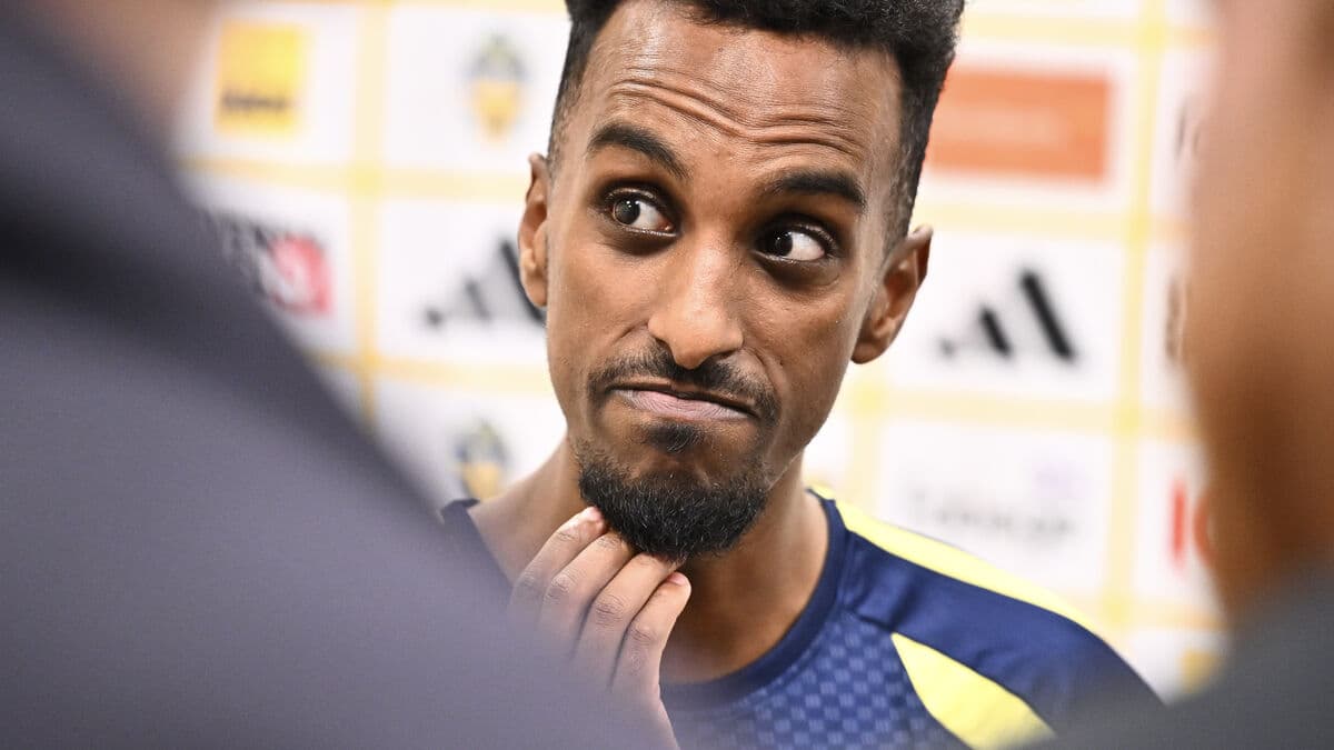 Families' support ahead of the fateful match is emotional