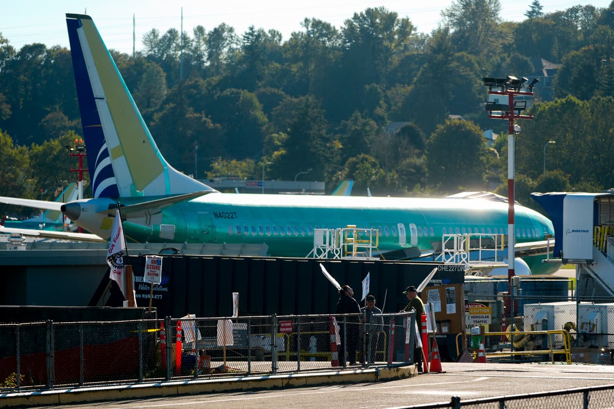 Boeing Settles for Billions to Avoid 737 Max Crash Trial