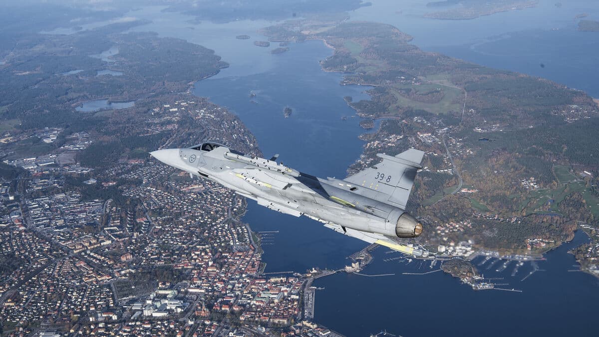 How dependent is Sweden's defense industry on the US?