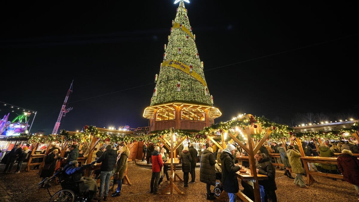 Five arrested for terrorist plots against Christmas market