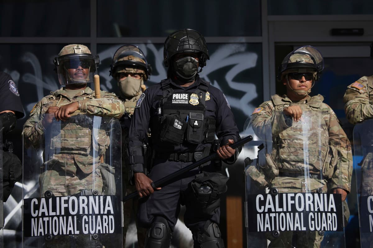 Mass Arrests in Los Angeles Following Curfew Implementation