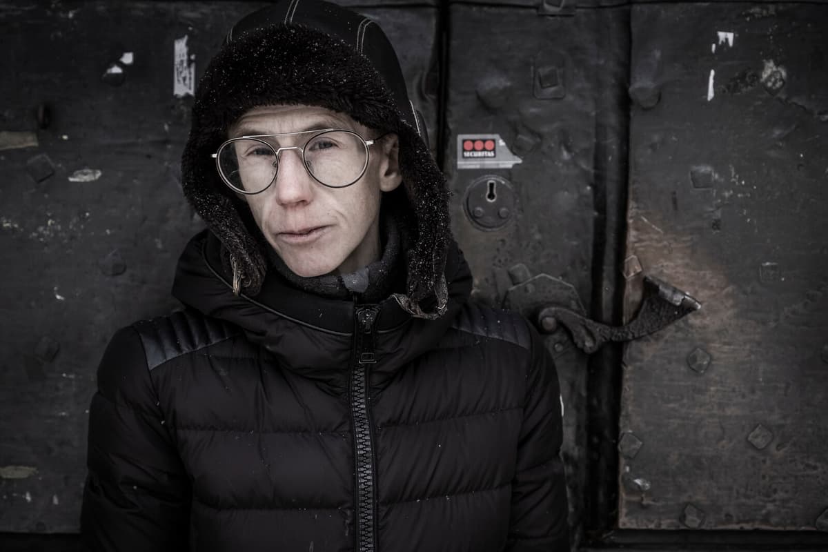 Stina Oscarson's Last Theater Project Tours Sweden with Riksteatern