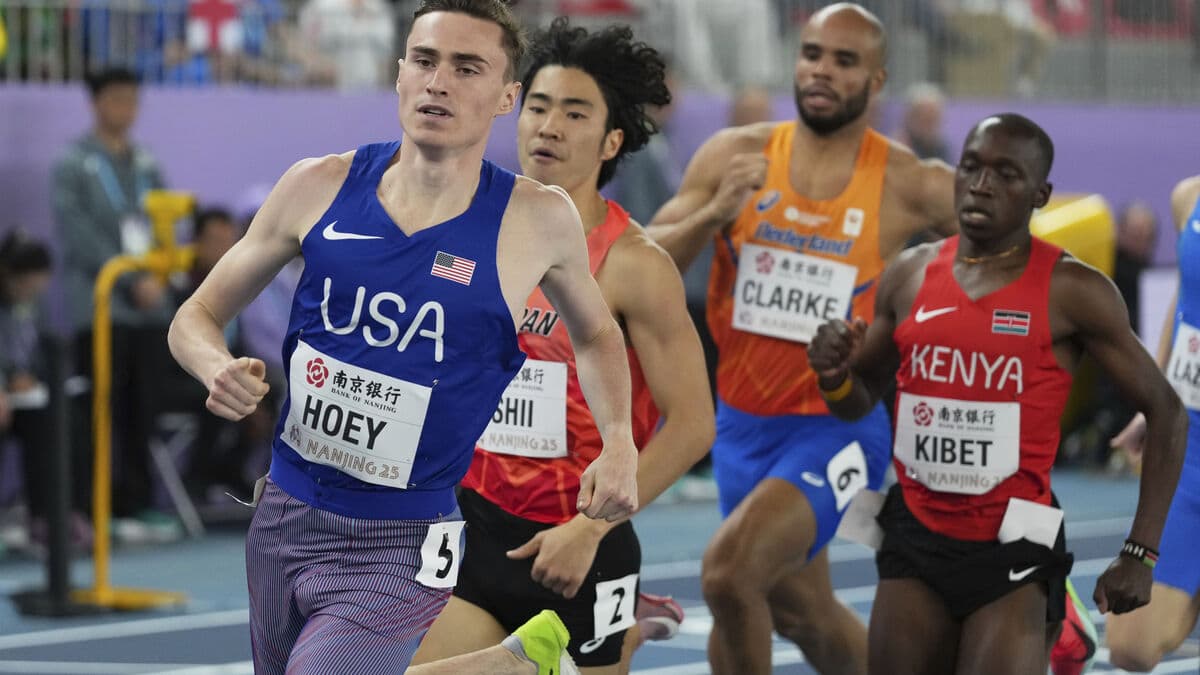 29-year-old world record erased by Josh Hoey in indoor 800 meters
