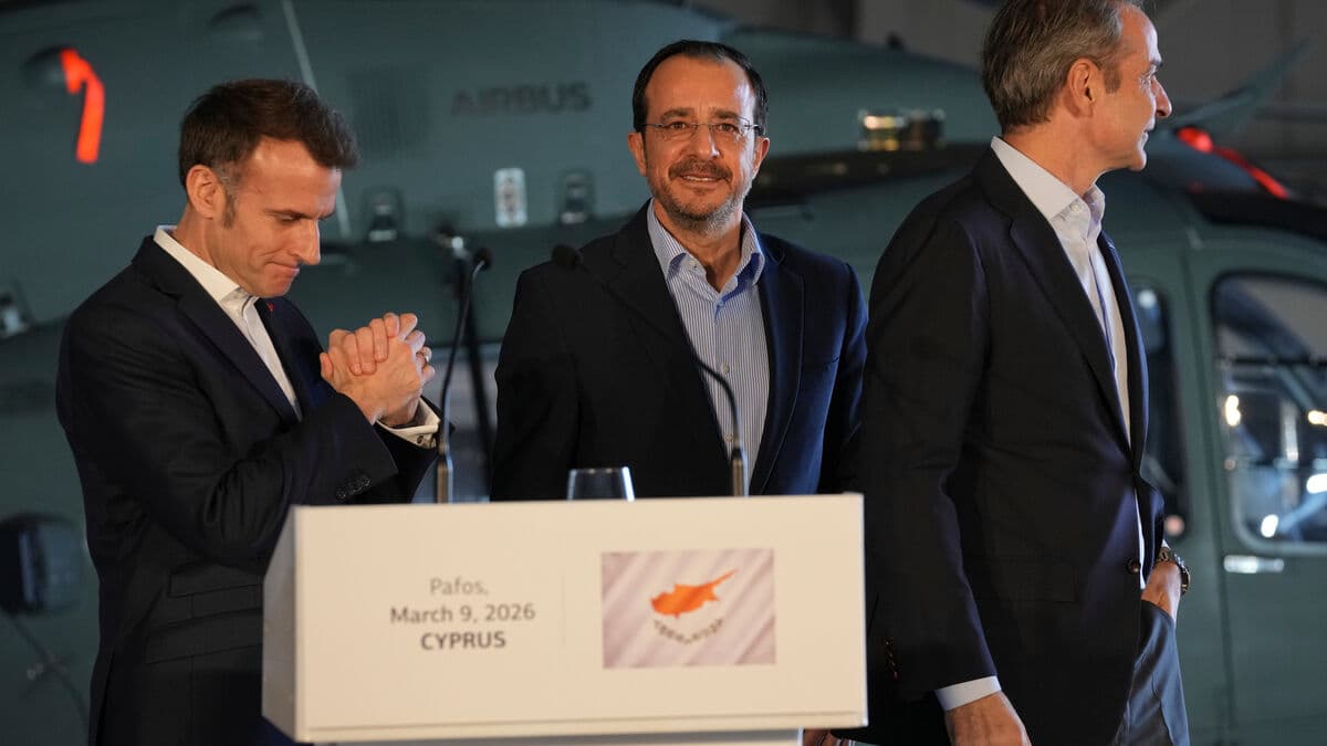 Macron says defensive mission to reopen Strait of Hormuz to shipping