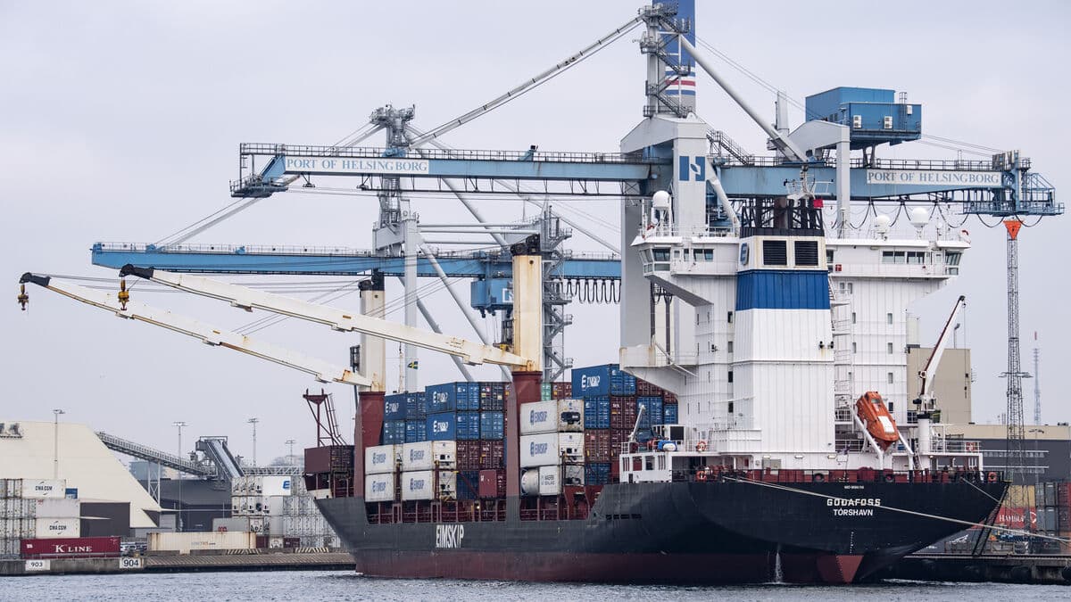 Swedish Exports Rise, Creating September Trade Surplus