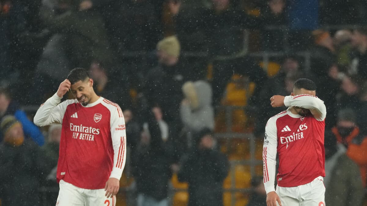 Arsenal held to 2-2 draw by bottom-placed Wolves after late equalizer