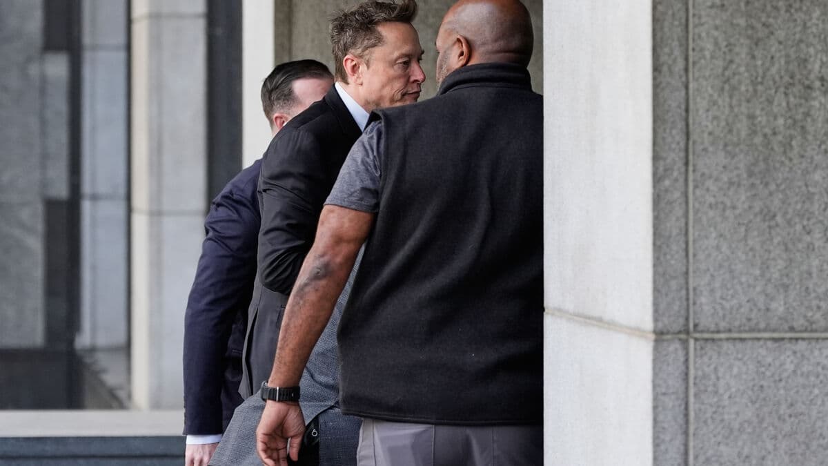 Musk misled investors, could face a billion-dollar hit