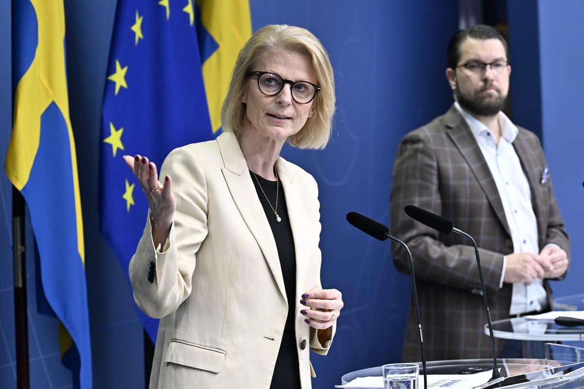 Sweden's Economic Impact of Refugees and Immigrants Analyzed