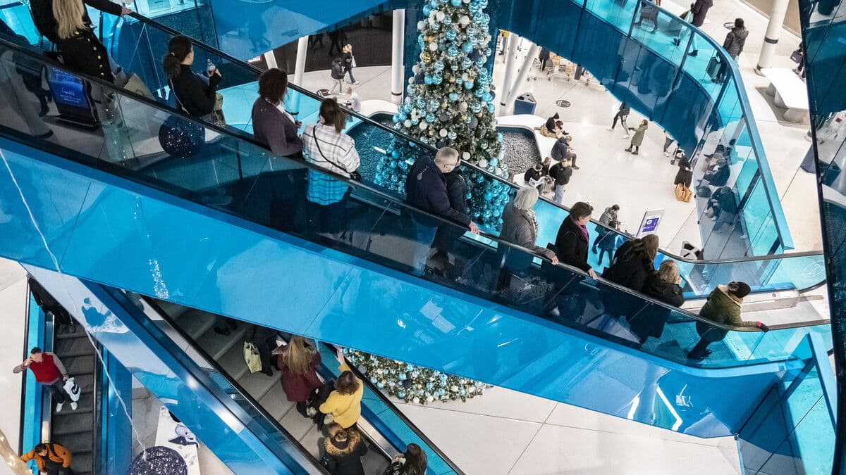 New forecast: This is how much we will spend on Christmas gifts this year