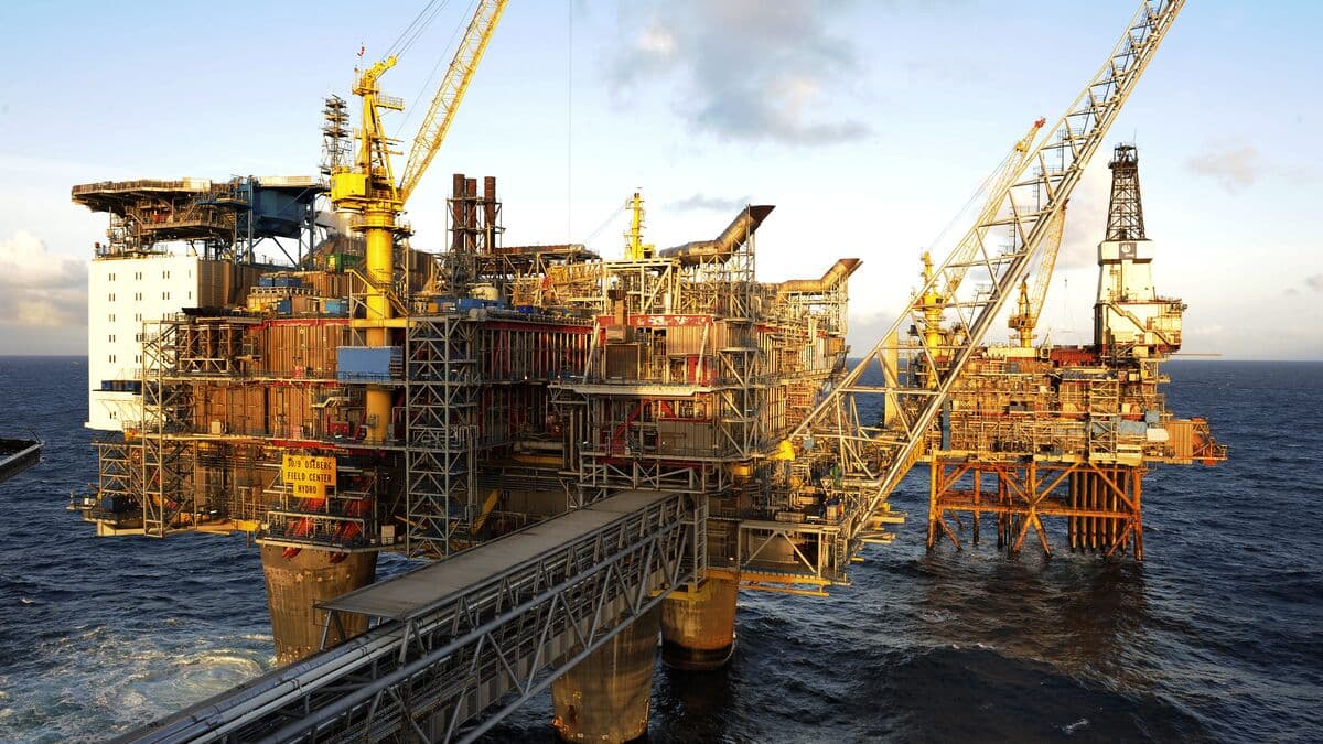 Court halts extraction at new Norwegian oil fields