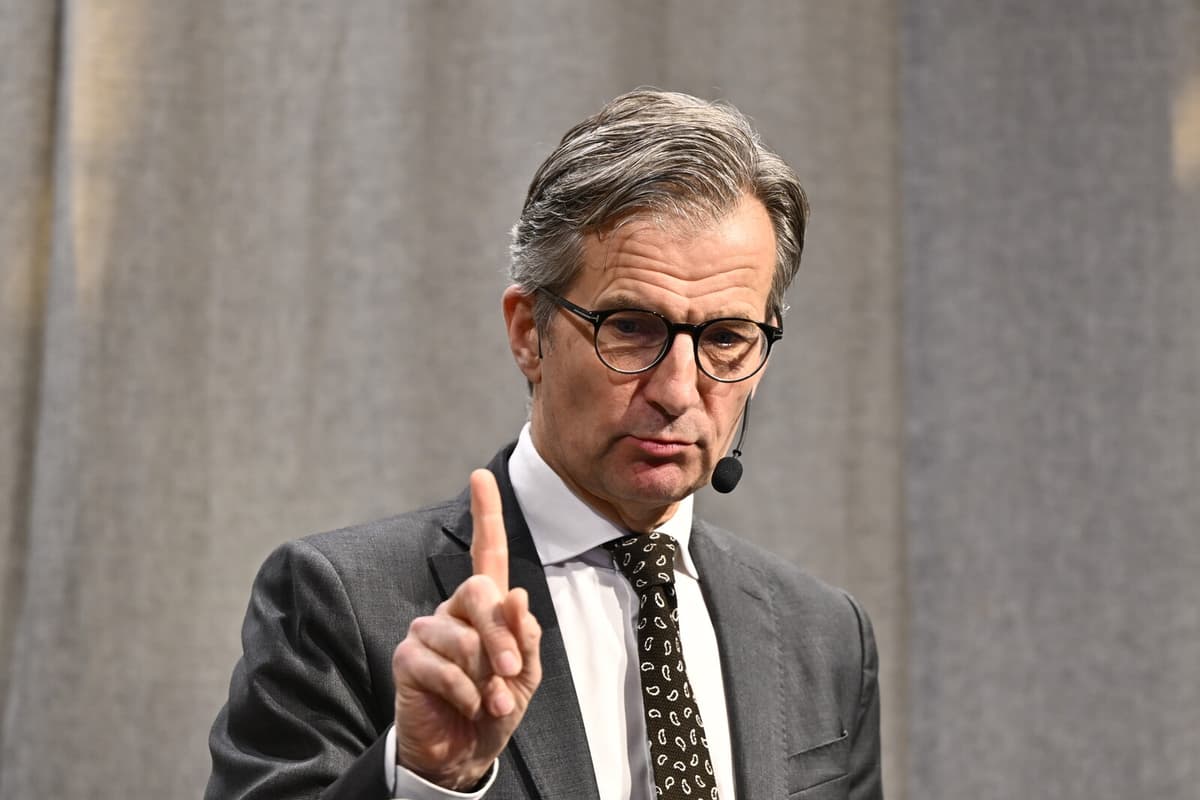 Swedish Central Bank Holds Rates Steady, Ready to Act on Inflation