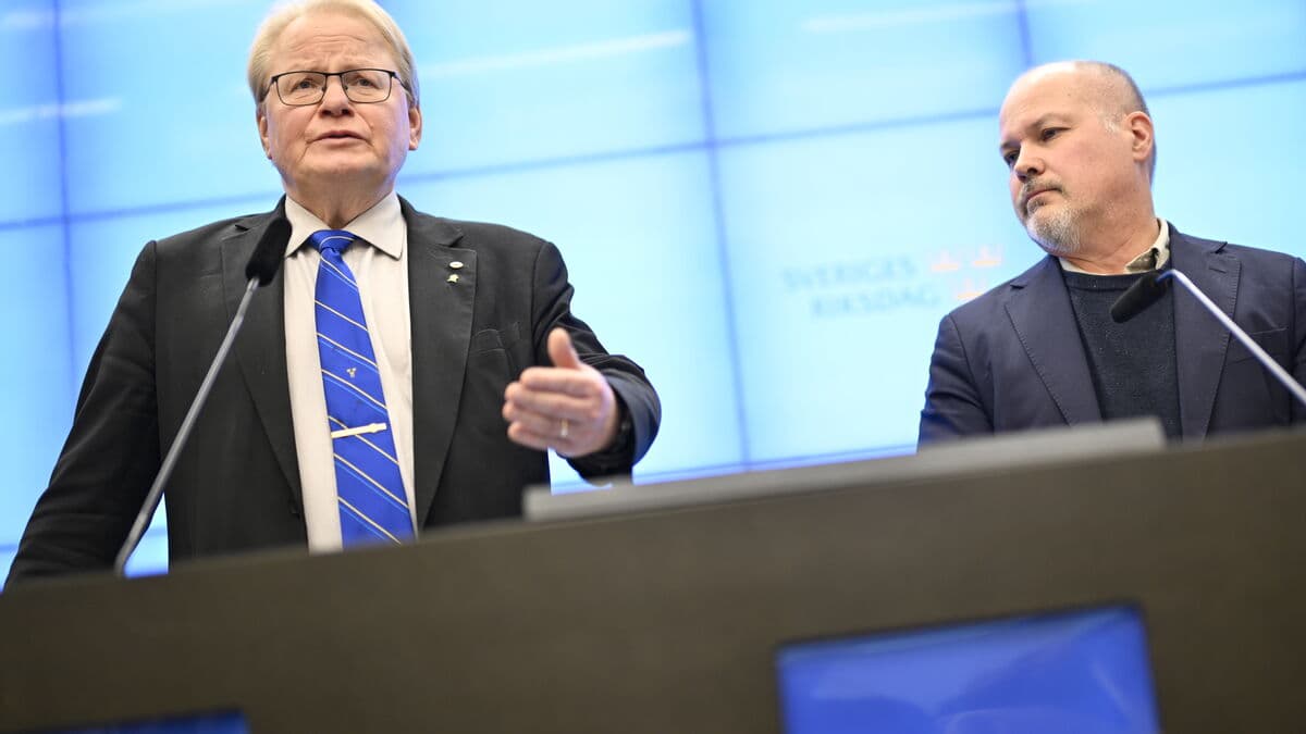 Social Democrats demand new security policy analysis when new defense committee takes office