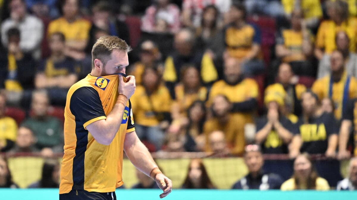 Sweden's first loss after a nightmare first half