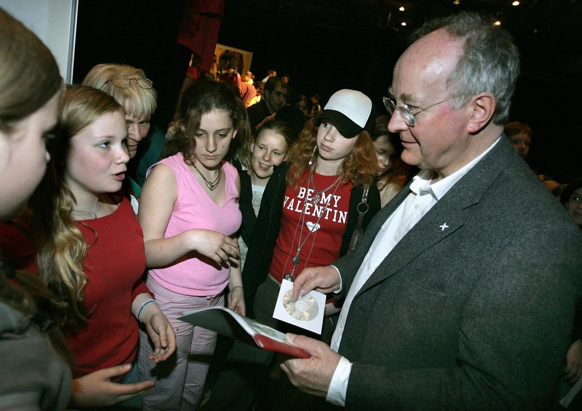 Philip Pullman Announces Final Book in The Golden Compass Series