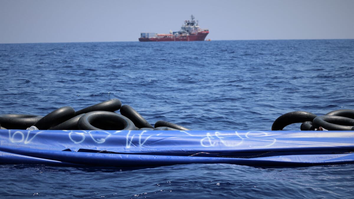 Migrant Boat Sinks Off Libya: 18 Missing, Over 60 Rescued