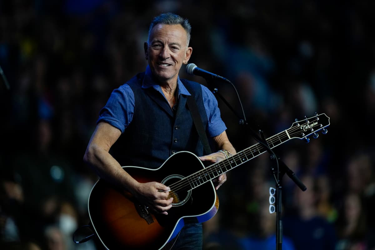 Bruce Springsteen Unveils Seven Lost Albums in New Box Set