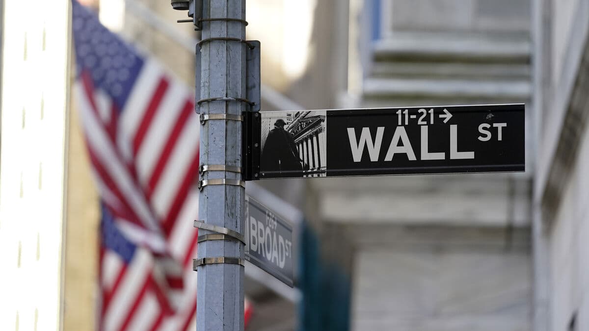 Wall Street Rises Despite US Shutdown Threat; Spotify and Klarna Fall