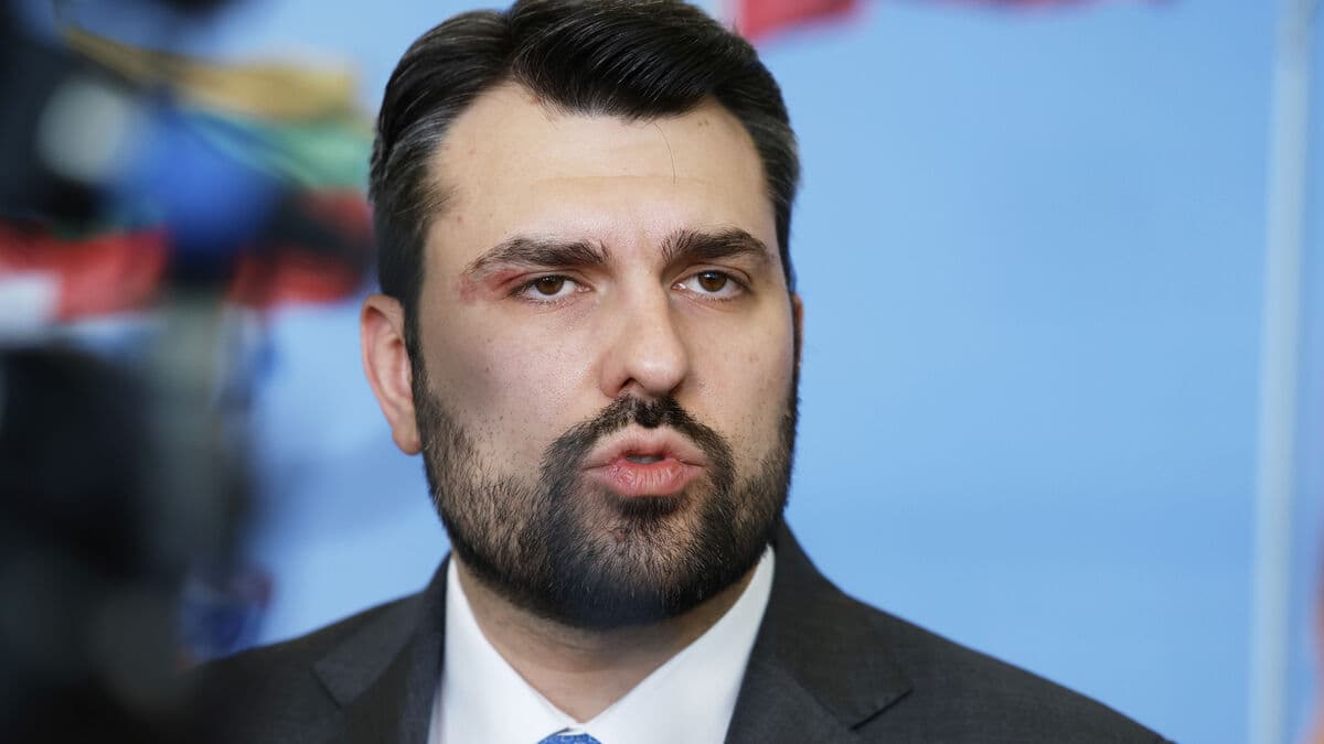 Bulgaria May Allow Putin's Flight Over NATO Airspace for Trump Summit