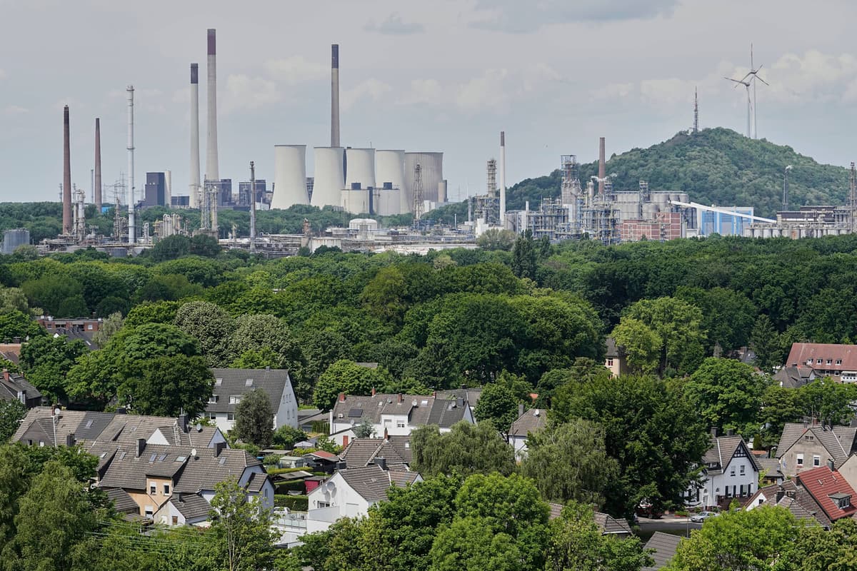 EU Proposes New Climate Target Amid Heatwave to Cut Emissions by 2040