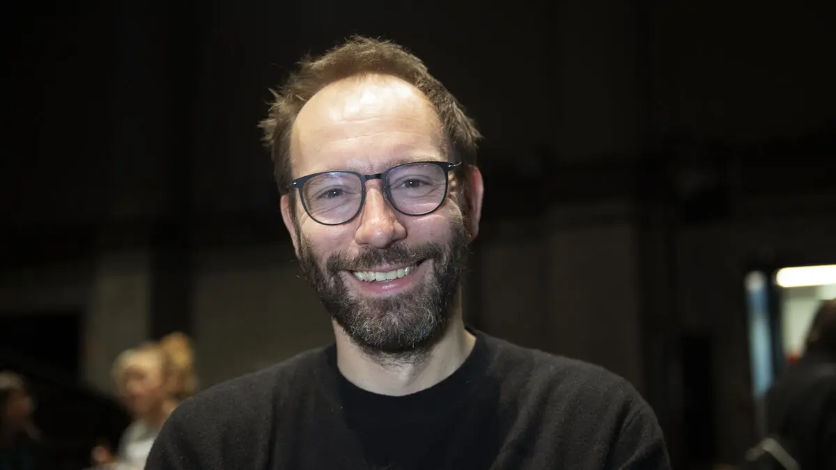 Alexander Mørk-Eidem Debuts Play on Male Friendship and Weaving