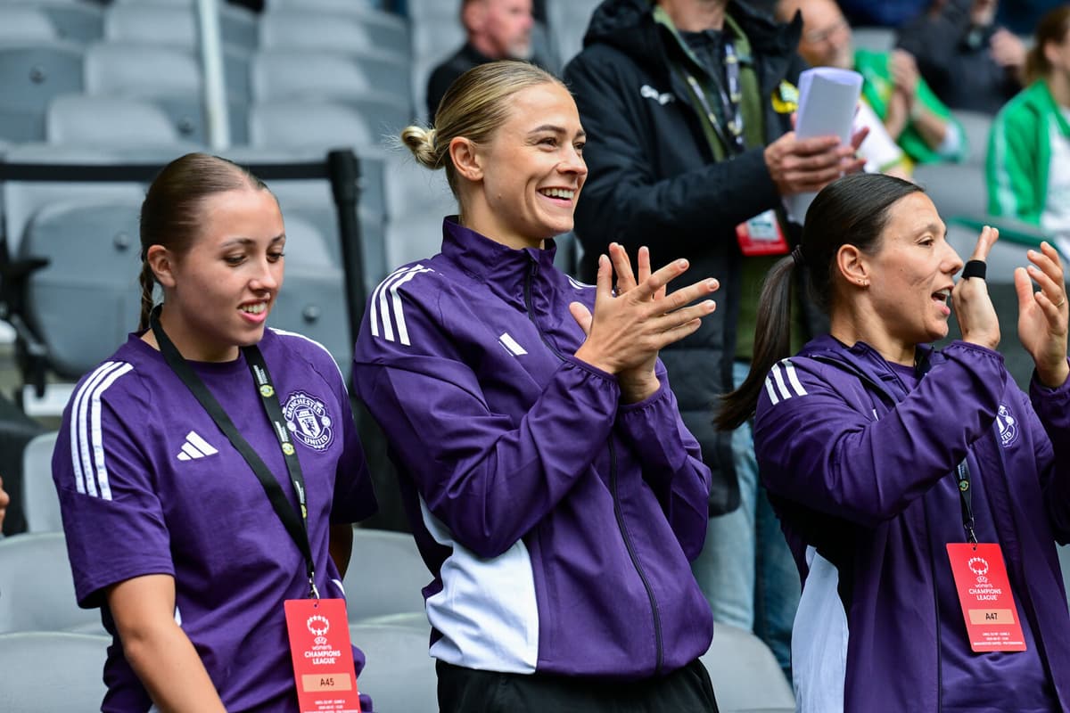 Manchester United Advances in Champions League Qualifier Without Rolfö