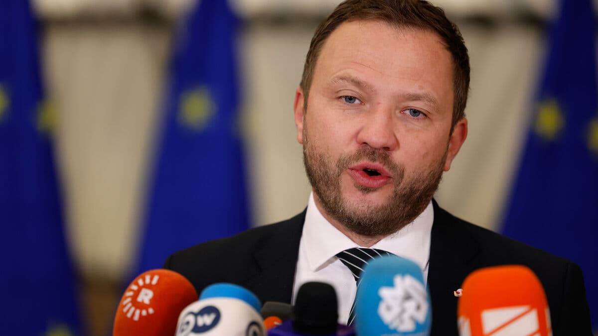 Luxury goods and ships, targets for new sanctions?